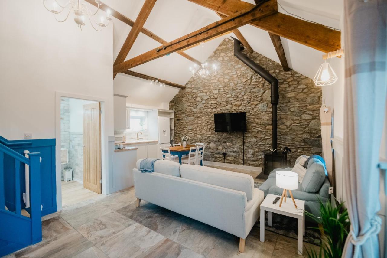 Villa The Cow Shed At Pencraig Holyhead Exterior foto